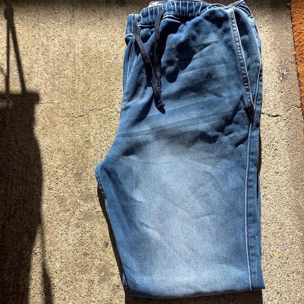 Hollister joggers